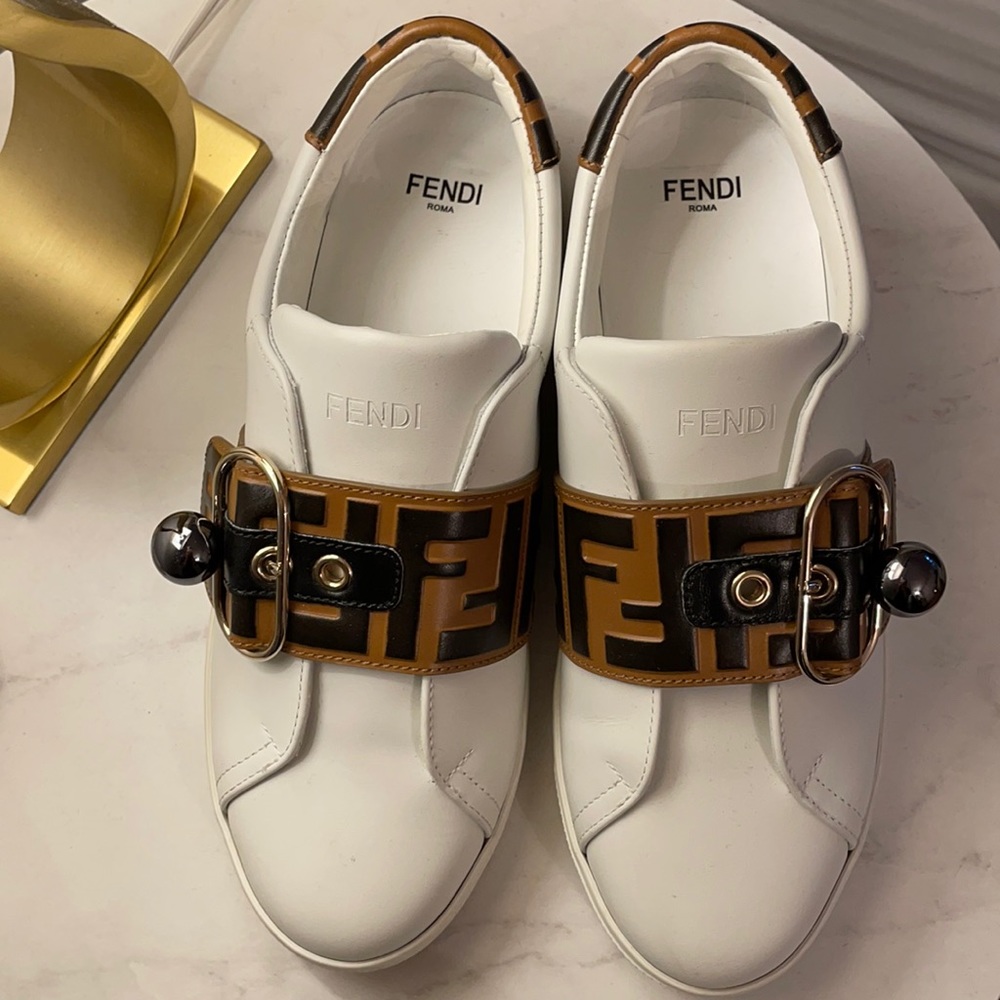 Fendi Pearland Leather Low-Top Sneakers